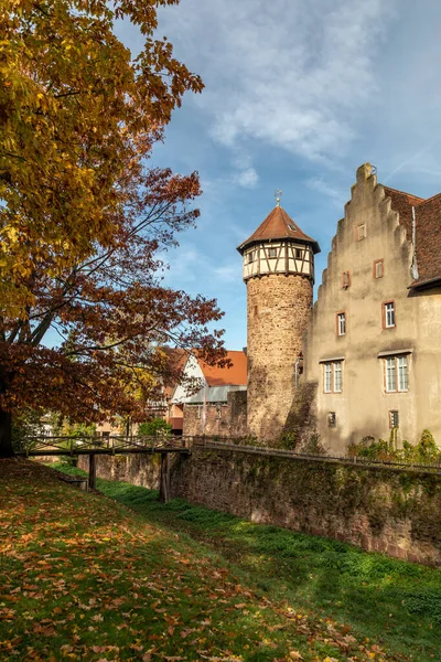 Diebsturm Een Brug Oude Lege Gracht Michelstadt Een Zonnige Herfstdag — Stockfoto