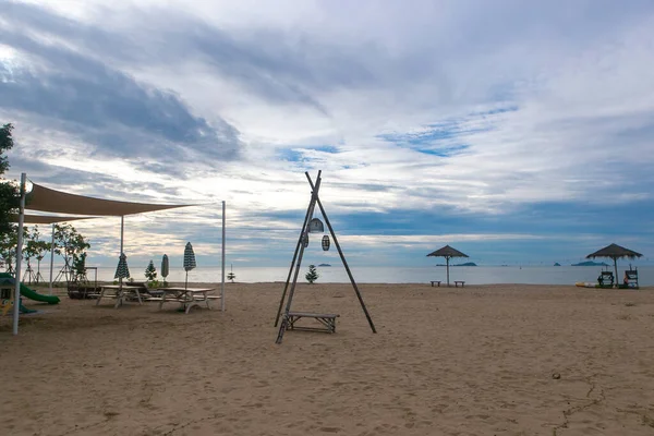 Hermosa Playa Vista Mar Por Mañana Con Cielo Azul Claro — Foto de Stock
