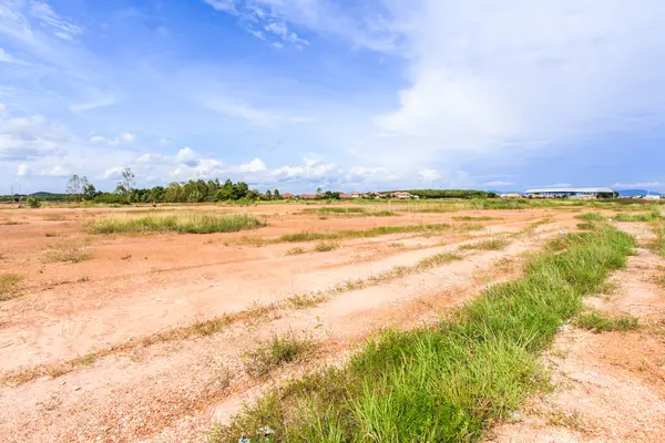 Mavi gökyüzü arka plan beyaz bulutlar