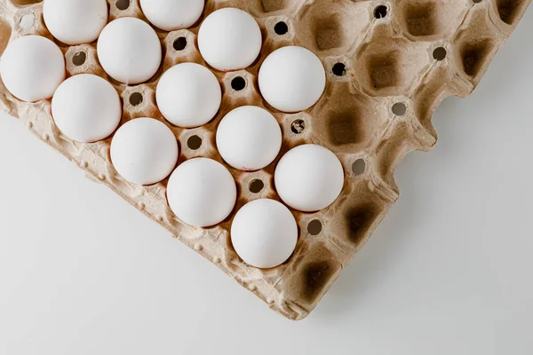 White Eggs Brown Carton White Clipping Path Chicken Eggs Tray — Stockfoto