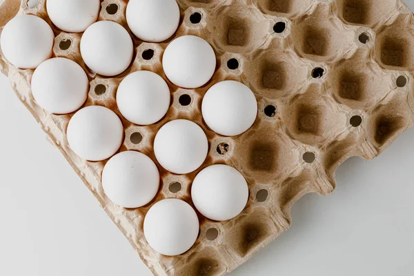 White Eggs Brown Carton White Clipping Path Chicken Eggs Tray — ストック写真