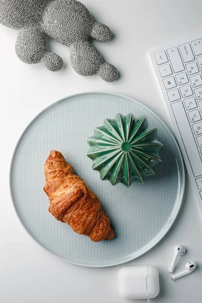 Delicious Fresh Croissant White Light Grey Background Croissant Mint Color — Stock fotografie