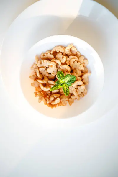 Tasty Corn Flakes Strawberries Leaves Mint White Background Breakfast Cornflakes — 스톡 사진