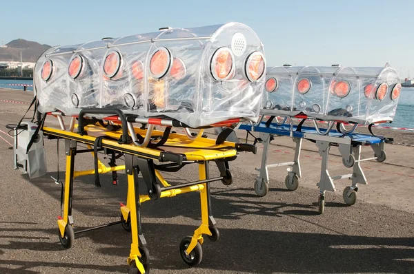 Emergency ambulance bed for virus or nuclear alarm — Stock Photo, Image