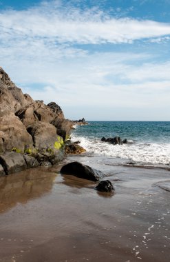 gün batımında yalnız beach