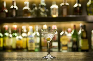 Martini içmek kokteyl
