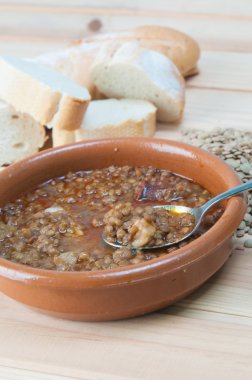 kahverengi Mercimek Güveç kasede