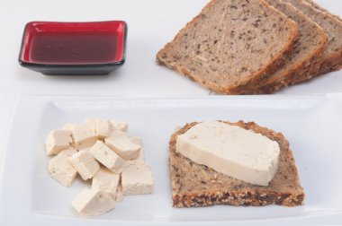 Ham Soya Dices ve ekmek kesme