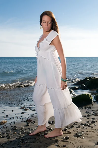 Chica en la playa — Foto de Stock