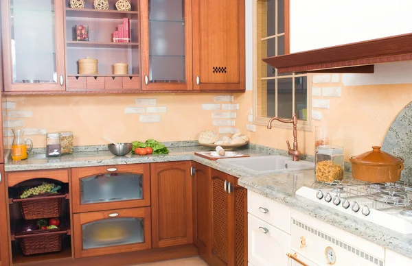 Cucina in stile rustico o rustico — Foto Stock