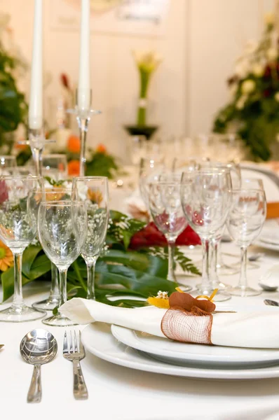 Fancy table set for a wedding celebration — Stock Photo, Image