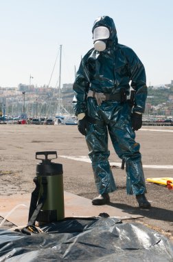 tıbbi ekipman ile işçi