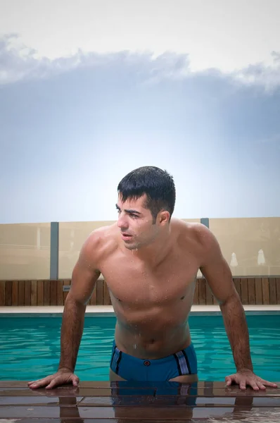 Sensual Man Swimming Pool — Stock Photo, Image