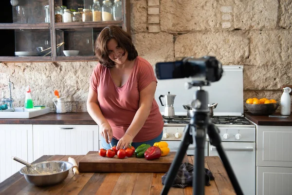 European Woman Creating Content Her Home Kitchen Her Social Media — Stock Photo, Image