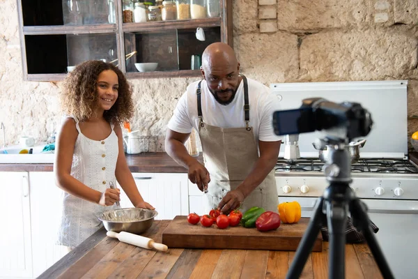 African American Father His Daughter Home Kitchen Making Cake — Stock Photo, Image