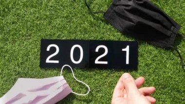 Devam eden salgın konsepti, Covid-19 omikron. 2021-2022 değişiklik
