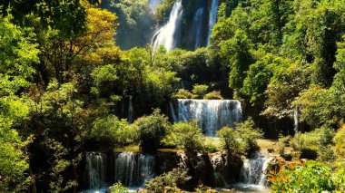 En büyük şelale Tak 'taki Lo Su Şelalesi ya da You Lor Sue.