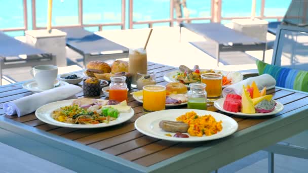 Colazione Hotel Tropicale Con Vista Mare Cibo Buffet Ristorante Resort — Video Stock