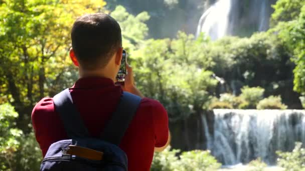 Turista Varón Feliz Con Mochila Viaje Wanderlust Concepto Turismo Hombre — Vídeos de Stock