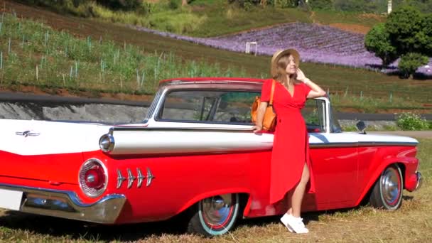 Happy Woman Red Dress Enjoy Sunset Country Road Classic Vintage — Stock Video