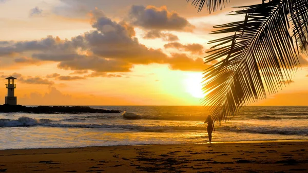 Young Happy Woman Walking Barefoot Sandy Beach Sea Sunset Sun — Stock Photo, Image