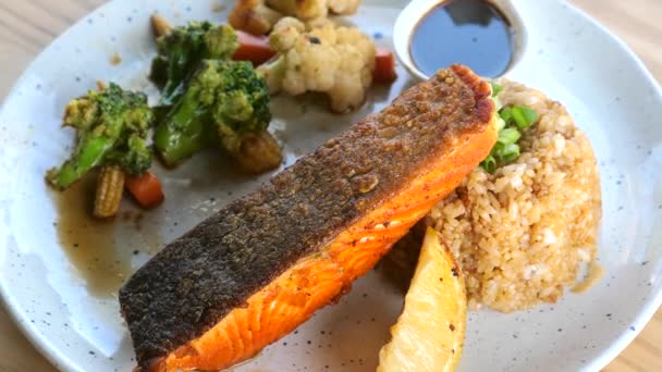 Healthy Balanced Food Salmon Fish Steak Grilled Vegetables Lemon Rice — Stok Video