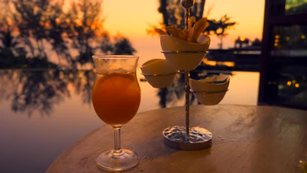 Exotic Fruit Cold Cocktail Appetizers Table Outdoor Luxury Restaurant Tropical — Vídeo de stock