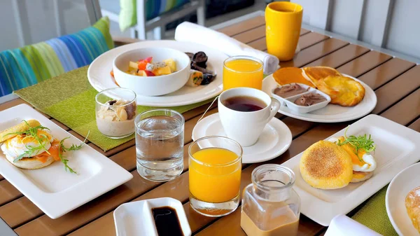 Restaurant Food Concept Food Plates Delicious Eggs Benedict Muffin Bun — Stockfoto