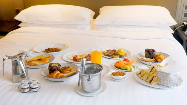 Breakfast Bed Hotel Room Service Modern Luxury Resort Morning Food — 스톡 사진