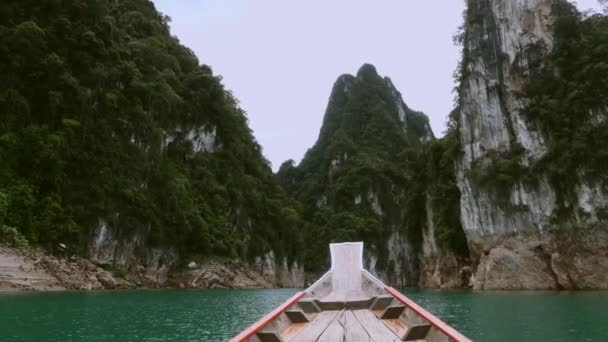 Cesta Touhou Thajsku Turistický Výlet Dřevěném Člunu Jezeře Cheow Lan — Stock video