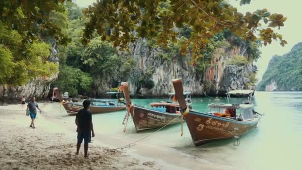 Viagem Tailândia Barcos Turísticos Cauda Longa Costa Marítima Perto Ilha — Vídeo de Stock