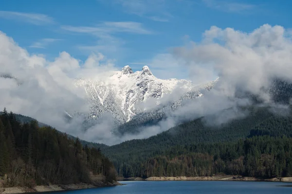 Гора Левів Озеро Капілано Зимовий Сонячний День Північний Ванкувер Британська — стокове фото