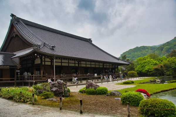 Chrám Krásnou Japonskou Zahradou Rybníkem Arashiyama Kjóto Japonsko — Stock fotografie