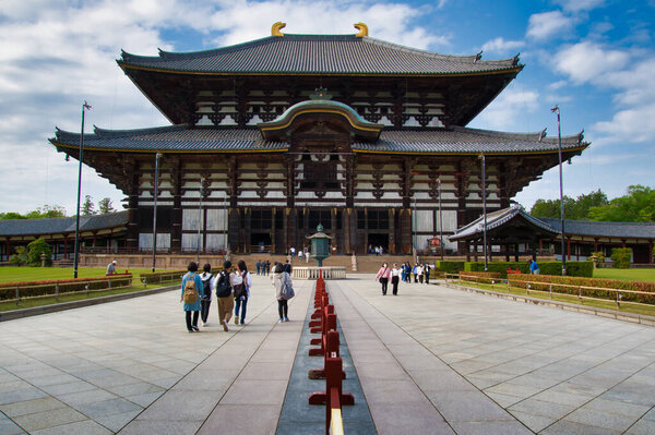 Большой зал Будды храма Тодай-Цзи. Нара Япония