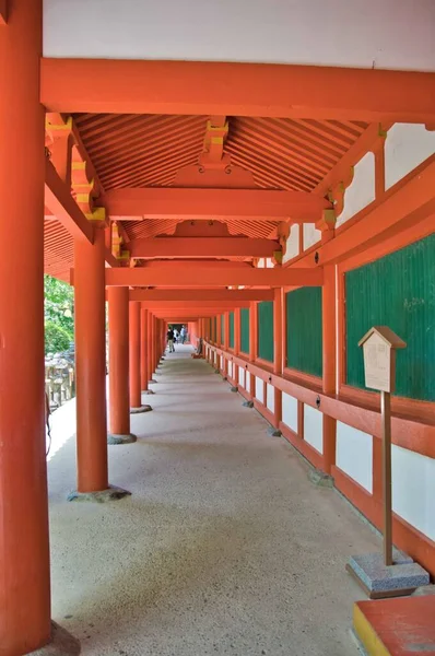 Kasuga Taisha tapınağının koridoru. Nara Japonya