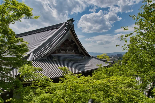 Una Azotea Del Templo Eikan Los Árboles Kioto Japón —  Fotos de Stock