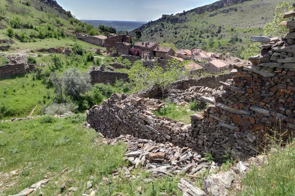 Abandoned house of the hill — Stock Photo, Image