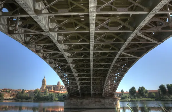 Sotto il ponte — Foto Stock