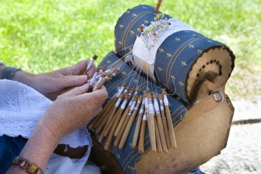 el yapımı yastık dantel