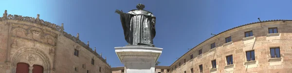 Fray Luis Estátua panorâmica — Fotografia de Stock