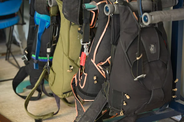 Paquetes de paracaídas — Foto de Stock