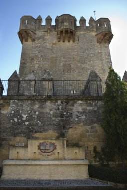 Endülüs ve kare kule