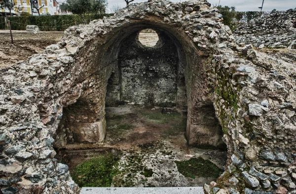 Руины мавзолея — стоковое фото