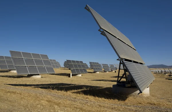 Instalação solar fotovoltaica — Fotografia de Stock