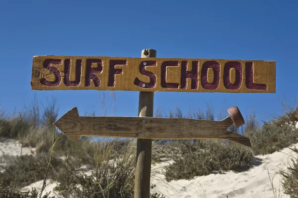 Sinal da escola de surf — Fotografia de Stock