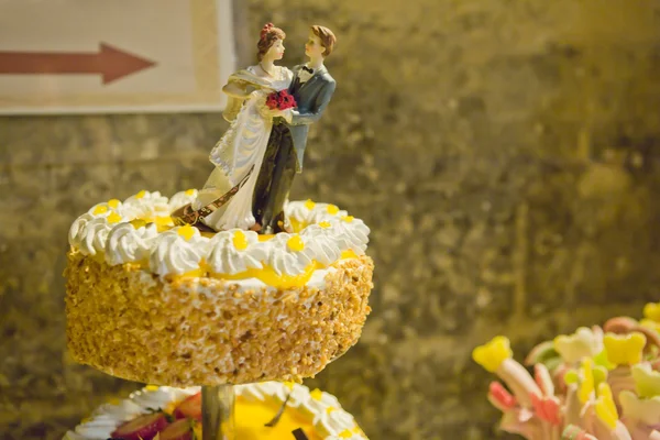 떨어지는 케이크 인형 — 스톡 사진