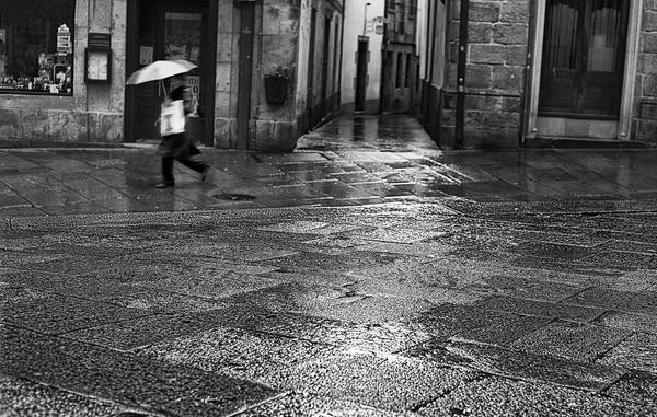 湿漉漉的街道 — 图库照片
