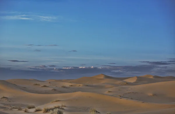 Dunas de areia e nuvens — Fotografia de Stock