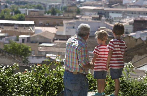 Entre generaciones — Foto de Stock