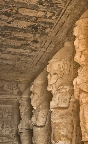 Abu simbel direkt im Haus — Stockfoto